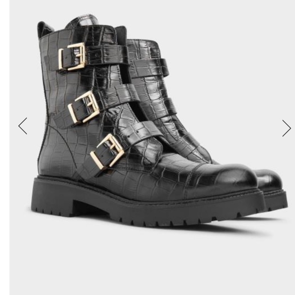 LTS black leather croc buckle strap boots. minor wear, light weight